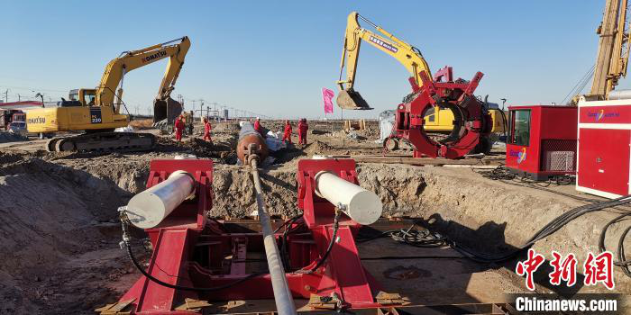 國(guó)內(nèi)最大口徑最長距離管道海底定向鑽穿越成功2019.11.19 國內最大口徑最長距離管道海底定向鑽穿越(yuè)成功2019.11.19
