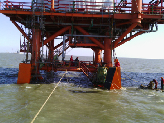 中信能源天时集（jí）团月东油田海上采油平台A1、A2靠船件设计、制作、现场（chǎng）安装等项目（2013年）