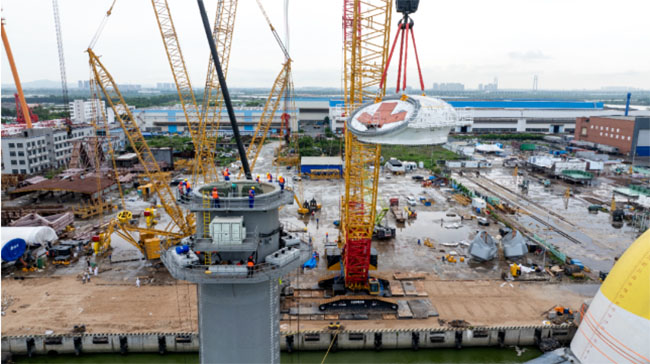 全球單機容(róng)量最大漂浮式風電平台吊裝塔筒 全球單機容量最大漂浮式風電平台吊裝(zhuāng)塔筒