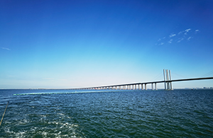 青島膠州灣海底管道浮拖安裝工程順利完工