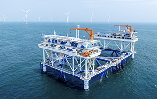 中廣核“伏羲一號”獲中國船級社（shè）（CCS）頒發國內首份風漁融合網箱平台（tái）入級證書