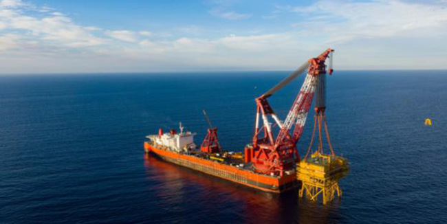 國內最大的海上風電“心髒”完成吊裝