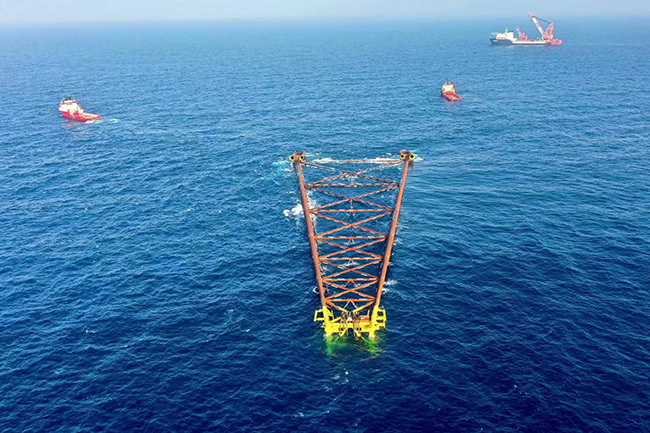 亞洲第一深水導（dǎo）管架“海基一號”海（hǎi）上安裝就位