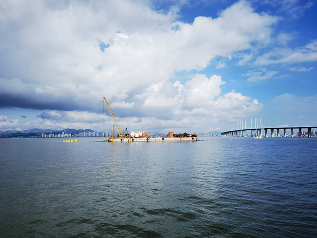 青島膠州灣海底管道浮拖安裝（zhuāng）工程順利完（wán）工