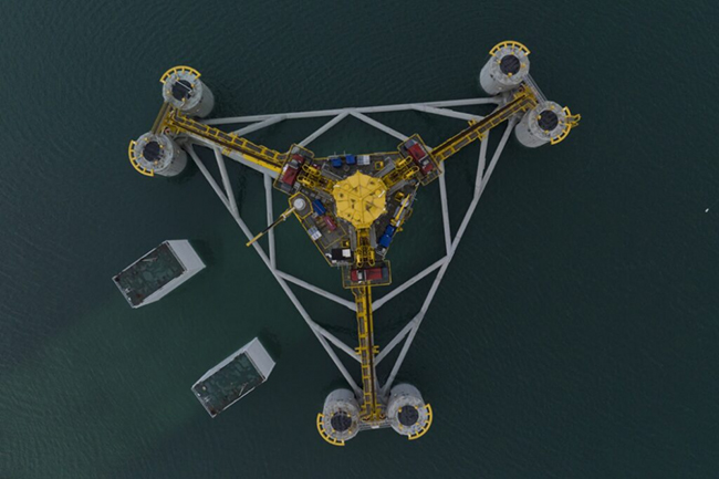 圖說丨全球首個張力腿漂浮式海上風電基礎下水 圖說丨全球首個張力腿漂浮式海上風電基礎下水