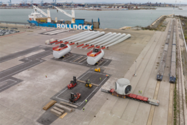 圖(tú)說丨全(quán)球首個張力腿漂浮式海上(shàng)風電基礎下(xià)水 圖說(shuō)丨全球首個張力腿漂浮式海上風電基(jī)礎下水