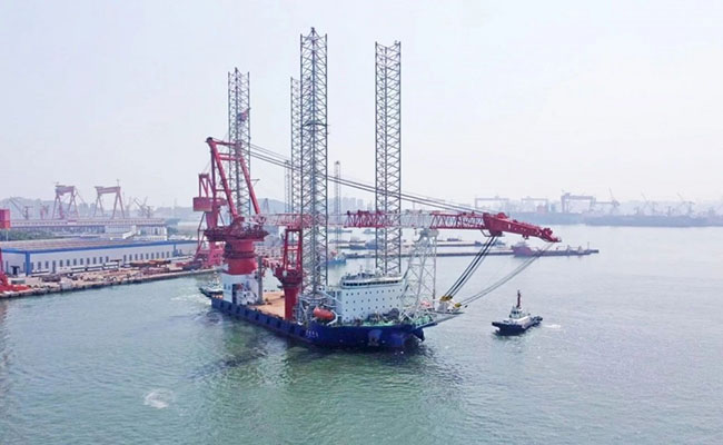 國內(nèi)綜合性能最強(qiáng)的(de)“第四代 ”海上風電施(shī)工平台“港航平5”開(kāi)啟(qǐ)海試 國內綜合性能最強的“第四代 ”海上(shàng)風電施工平(píng)台“港航平5”開啟海試