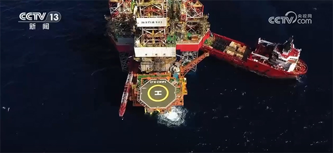 我國最大海上智能(néng)油田群日產量創新高 我國最大海上智能油田群日產量創新高