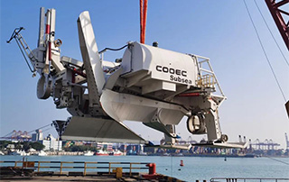 我國首次深水犁式挖溝機海試成（chéng）功