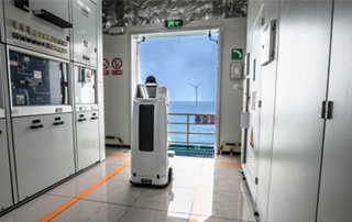 國內首個！海上風電升壓（yā）站迎來巡檢機器人