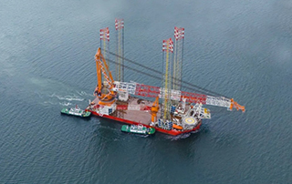 中集來福士交付“華夏鴻鵠01”新型風電安裝船